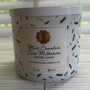Bath & Body Works 3-Wick Candle - Mint Chocolate Chip Milkshake